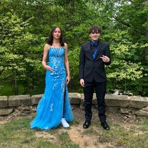 size four but can be sized smaller in the back